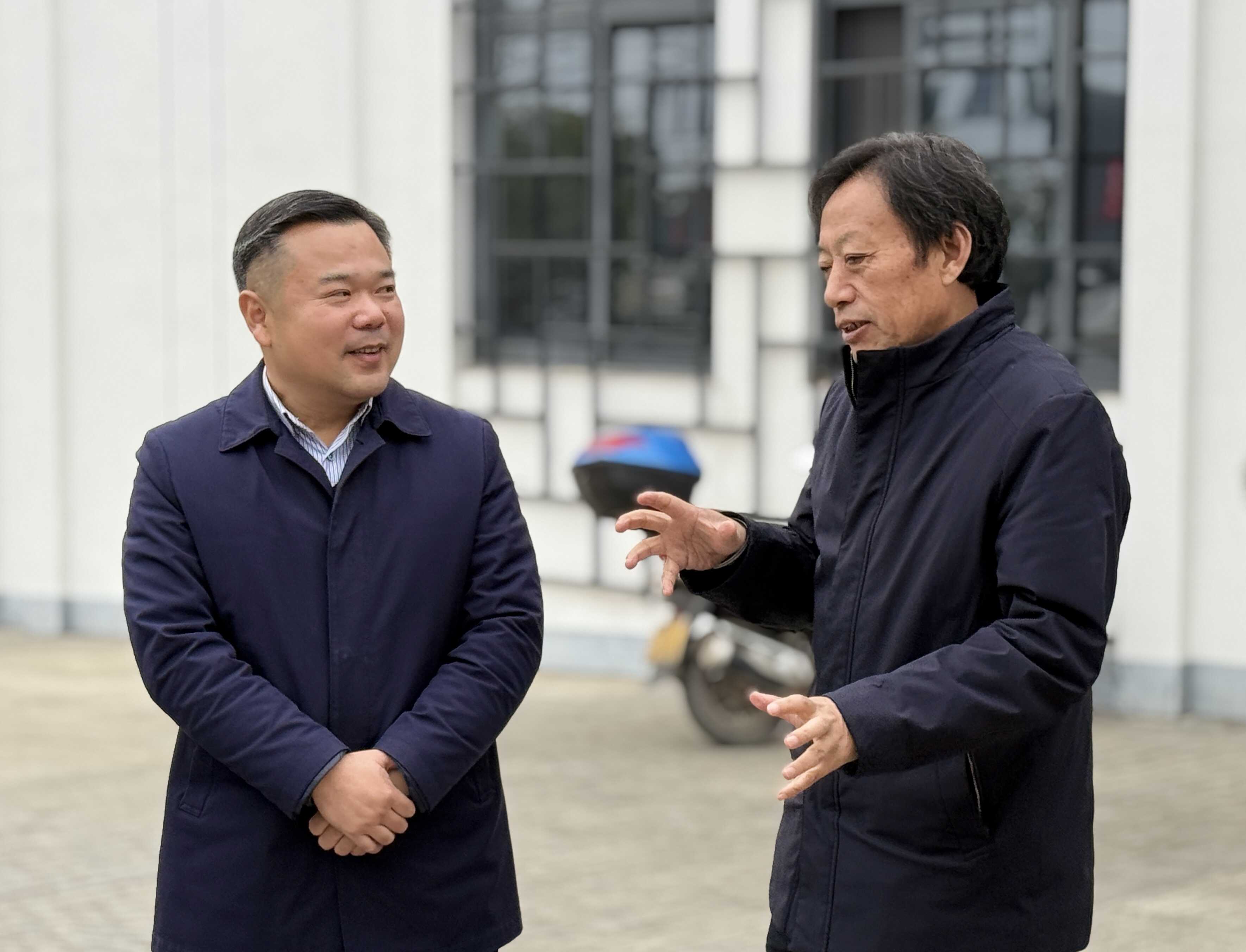 泛亚电竞李义词赴阳新县绿缘园林景观建设中心专家工作站授牌(图2)